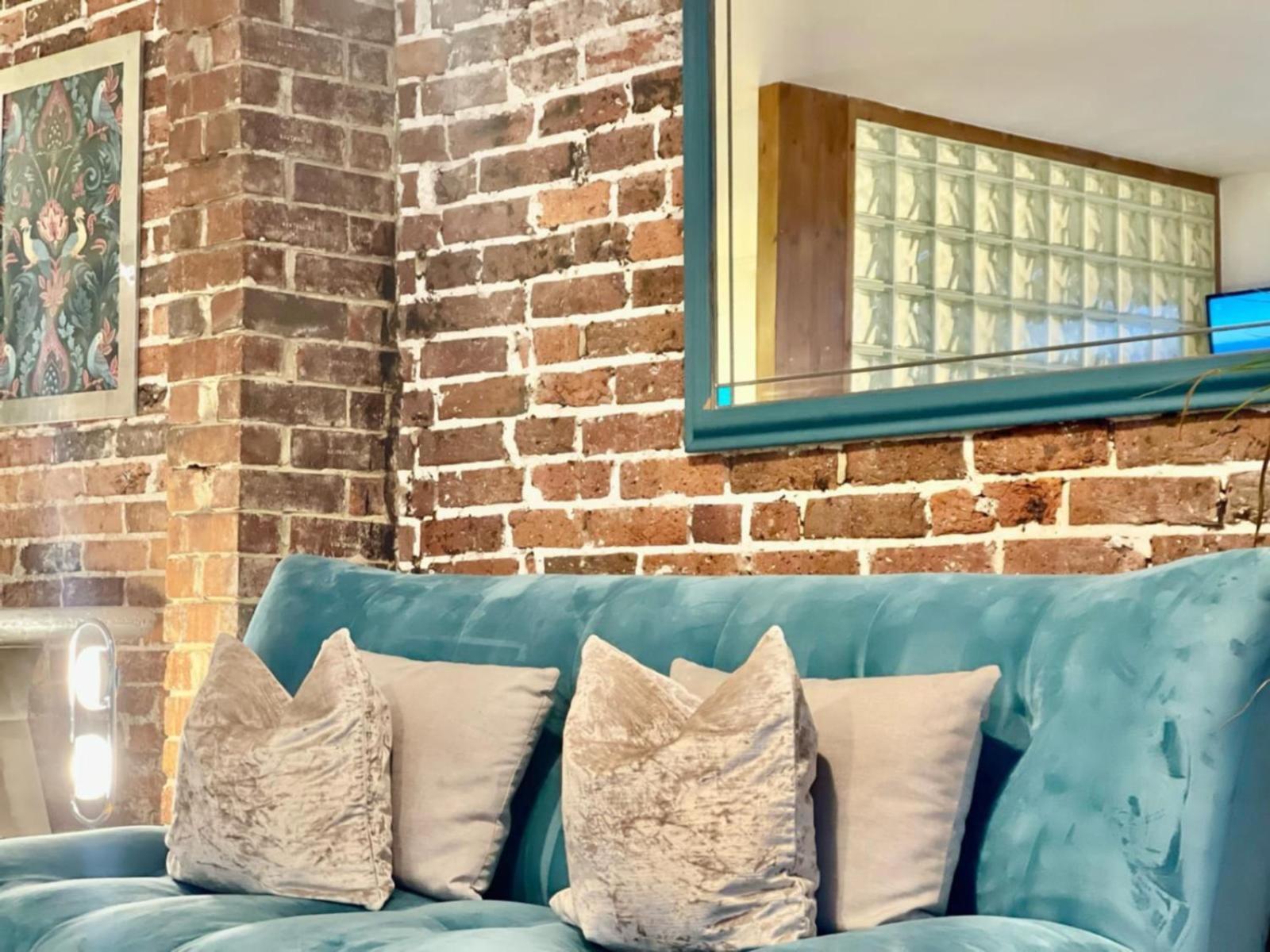 By The Large Stylish For 4 Guests Apartment Brighton