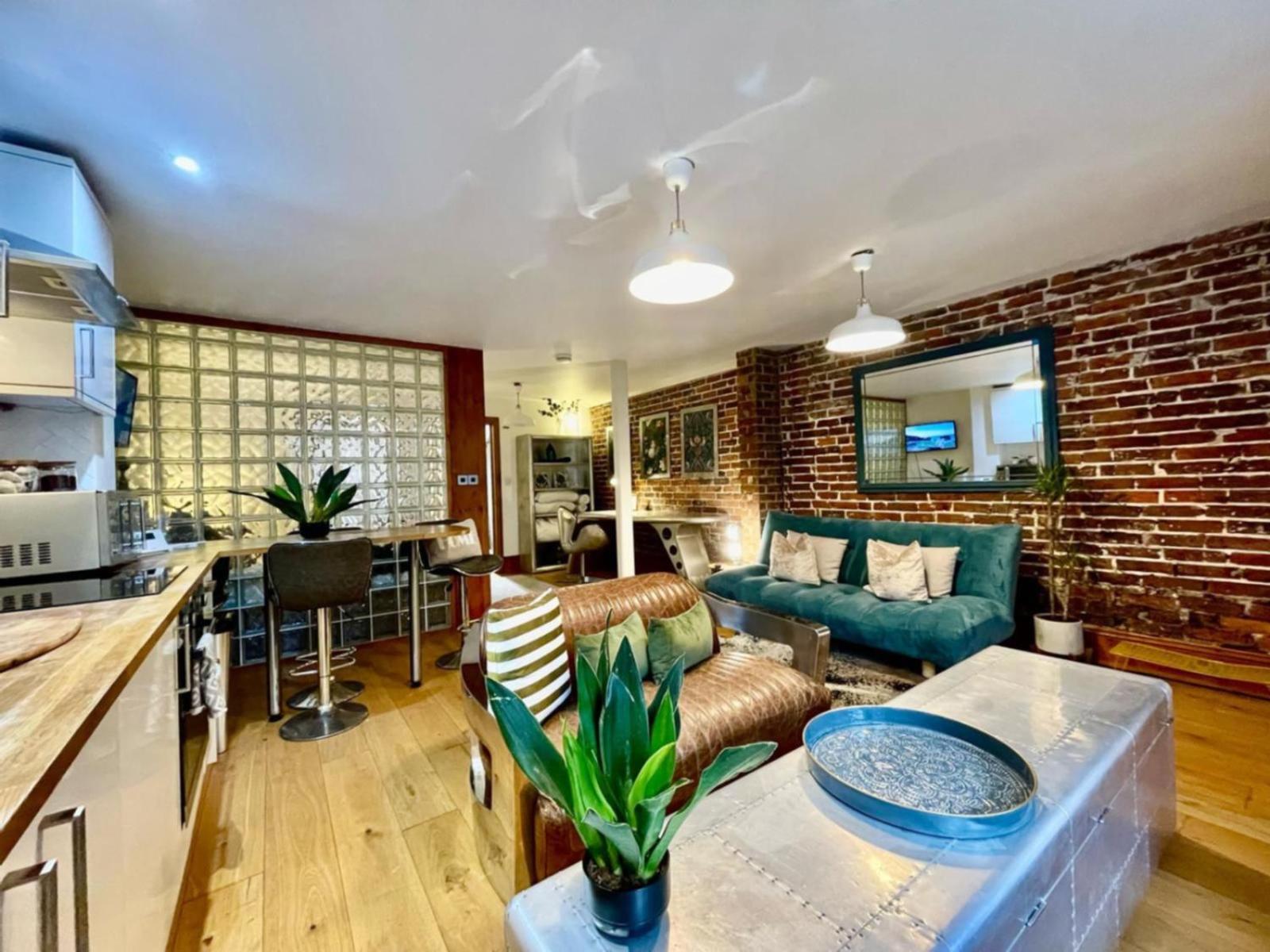 By The Large Stylish For 4 Guests Brighton