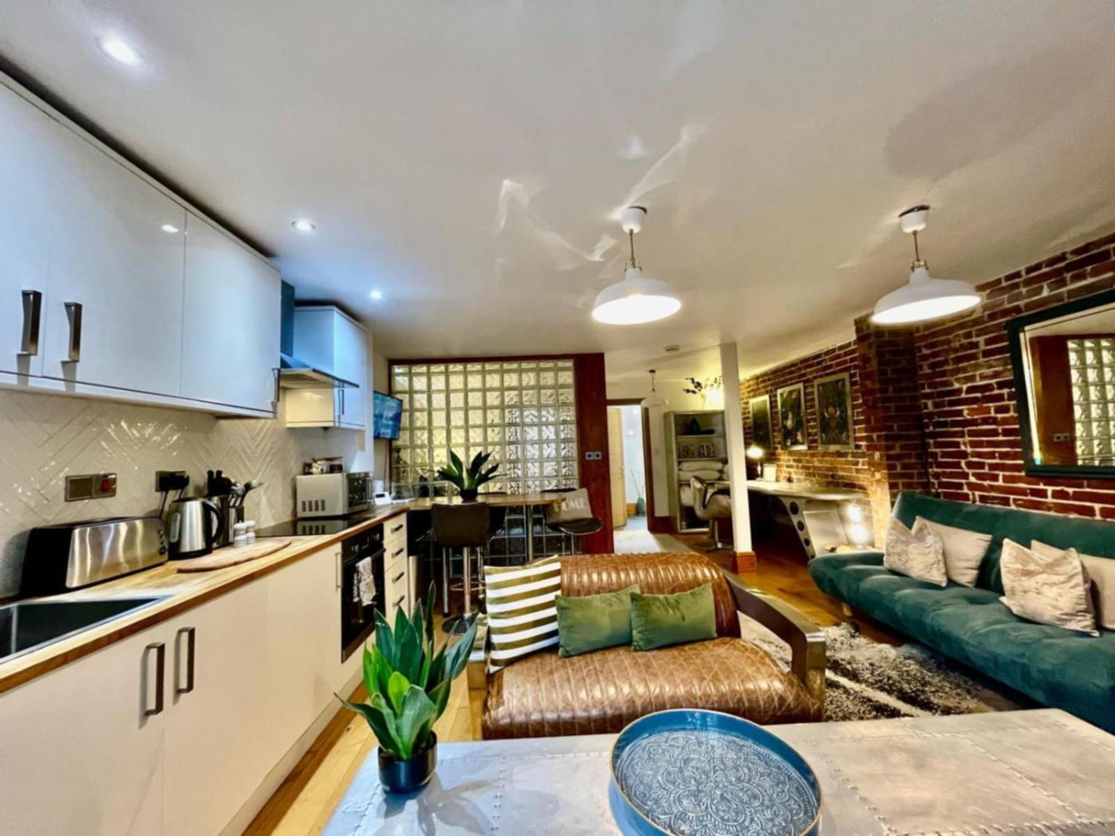 By The Large Stylish For 4 Guests