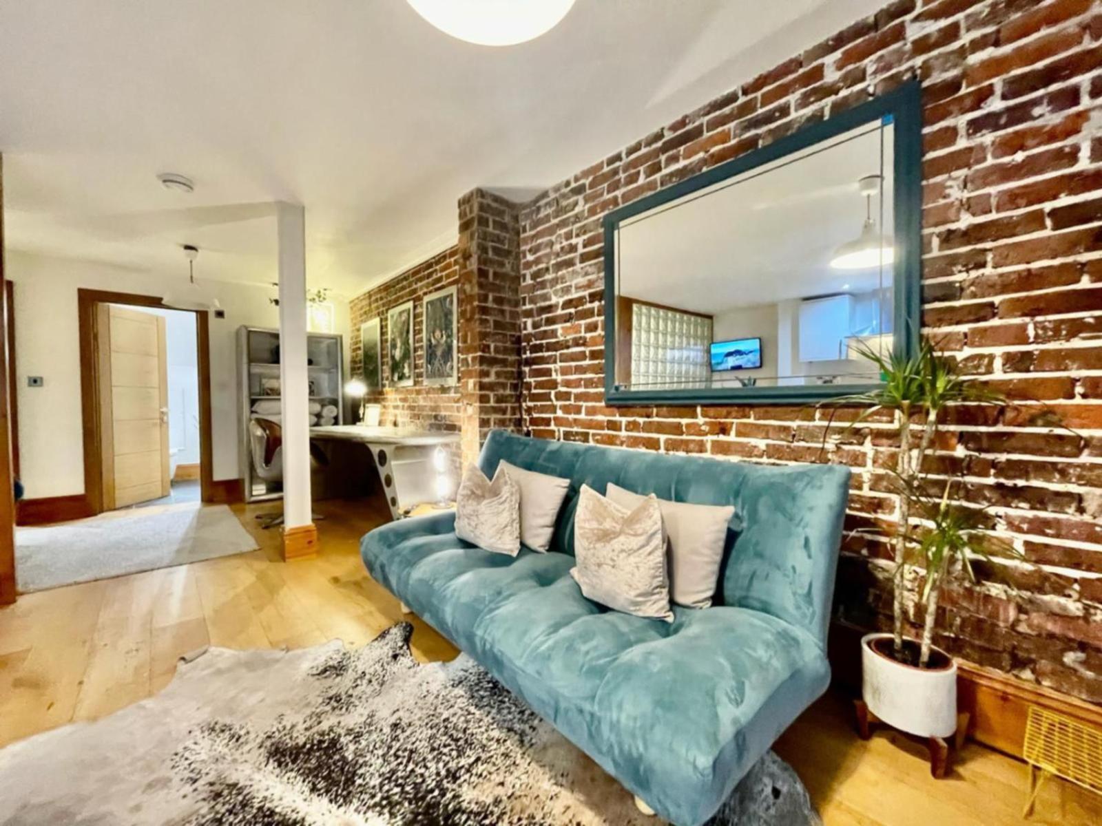 Apartment By The Large Stylish For 4 Guests