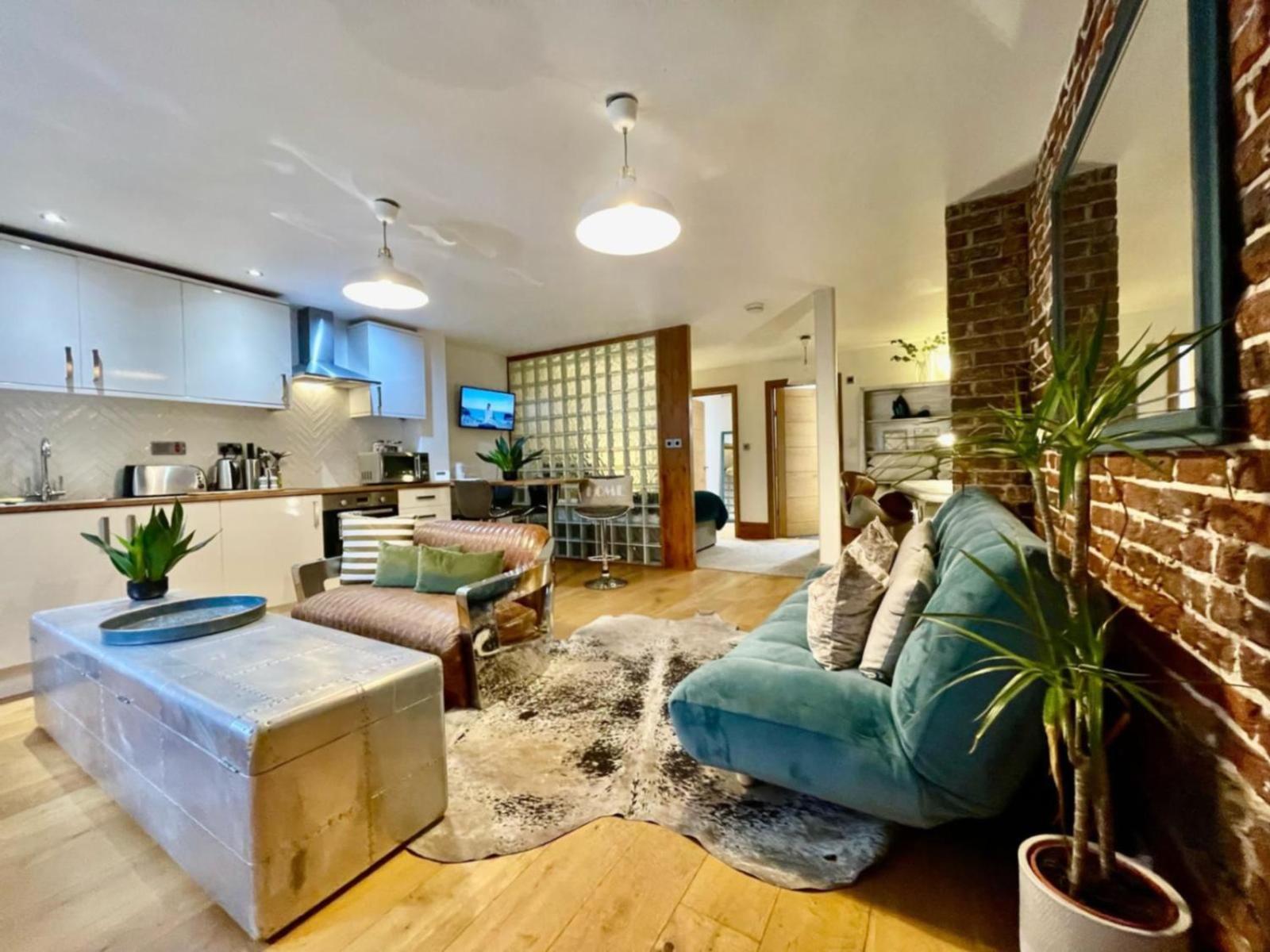 By The Large Stylish For 4 Guests Apartment *